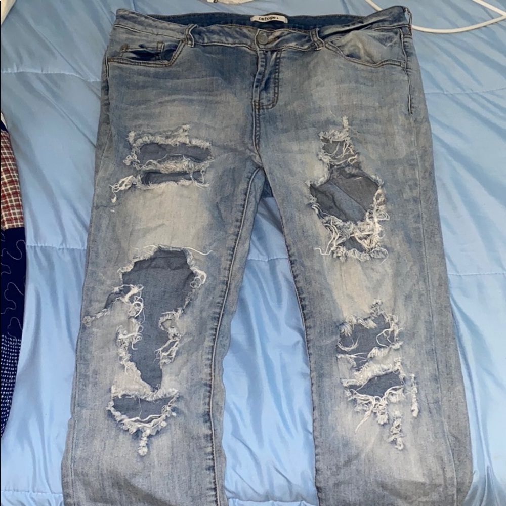 Lights wash denim ripped jeans